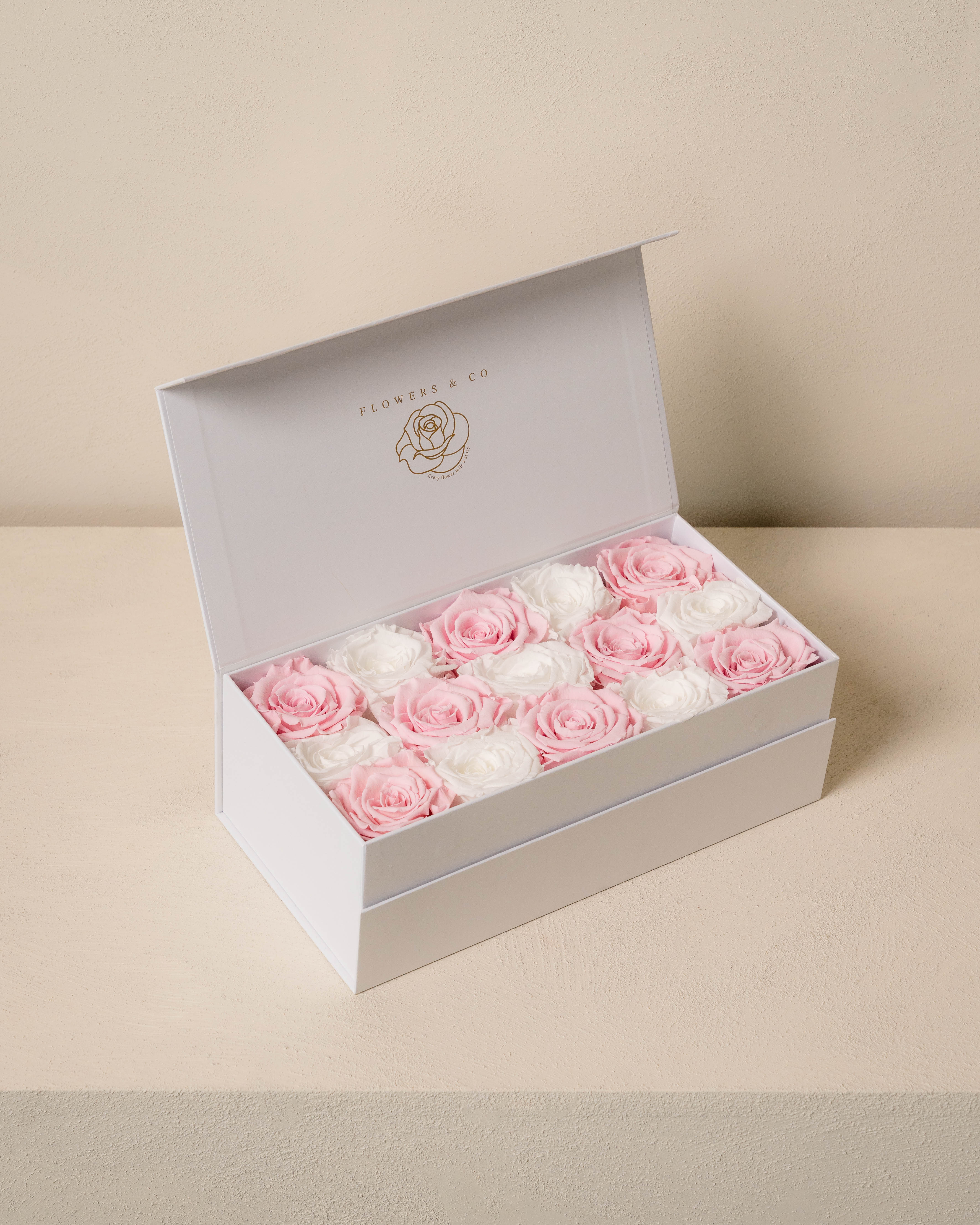 Pink/White Longlife Rose Box – medium